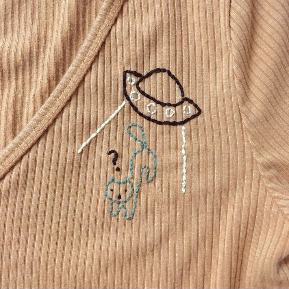 Cat & ufo shirt size small